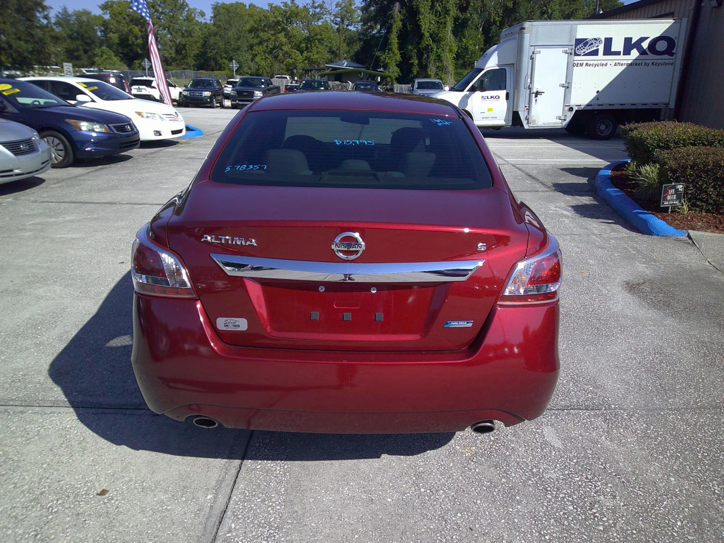 2013 RED NISSAN ALTIMA 2.5; 2.5 S; 2 (1N4AL3AP3DN) , located at 10405 Abercorn Street, Savannah, GA, 31419, (912) 921-8965, 31.988262, -81.131760 - Photo#5